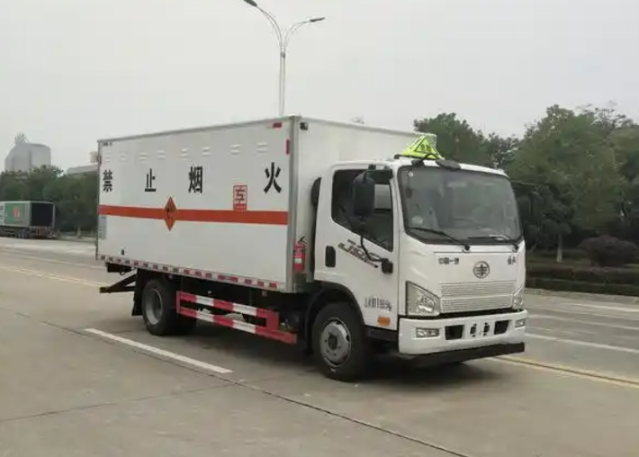 桐庐爆破器材运输车可以上高速吗？